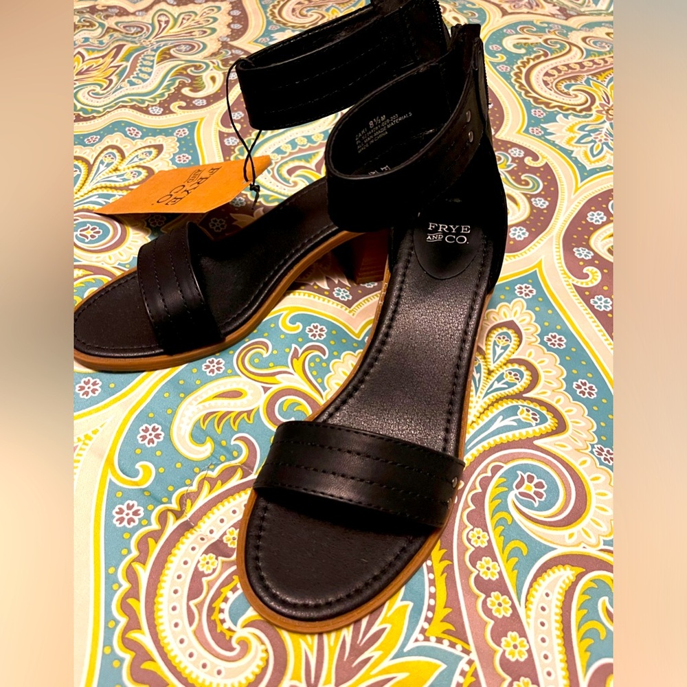 Super cute chunk heels!